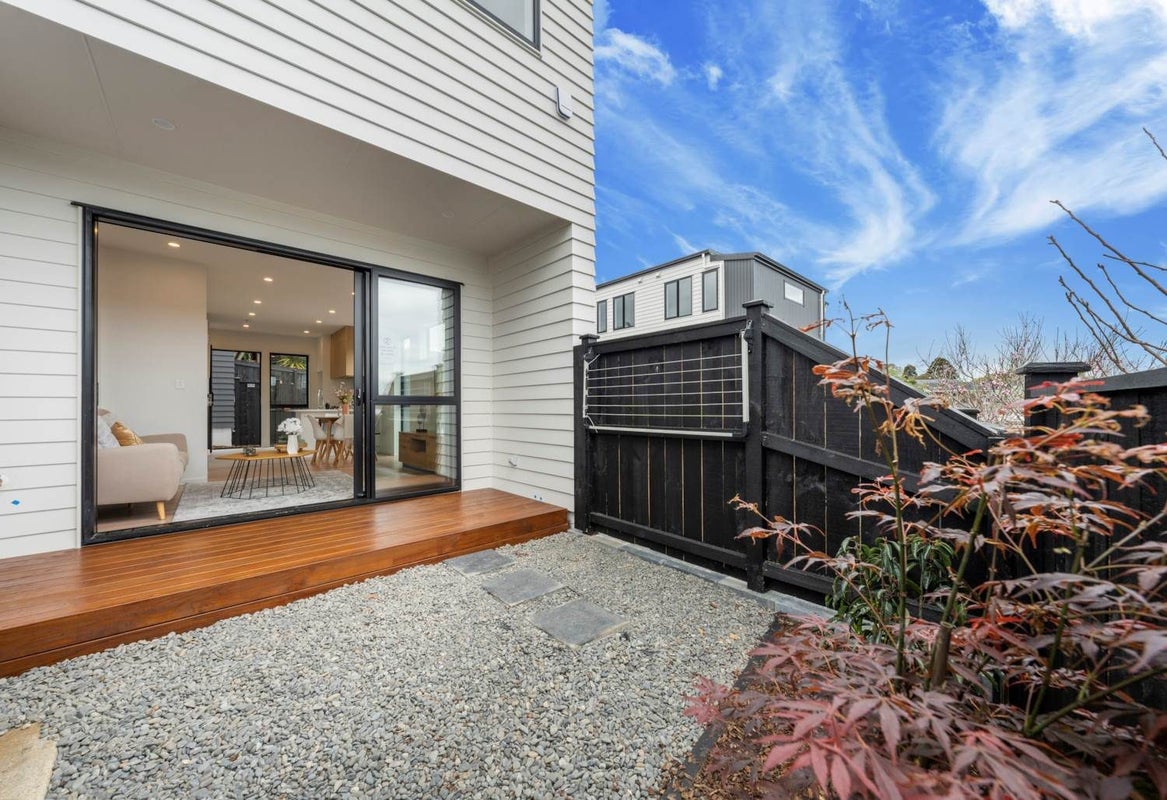 2/82 Rosewarne Crescent, Glendene, Auckland - Carousel 1