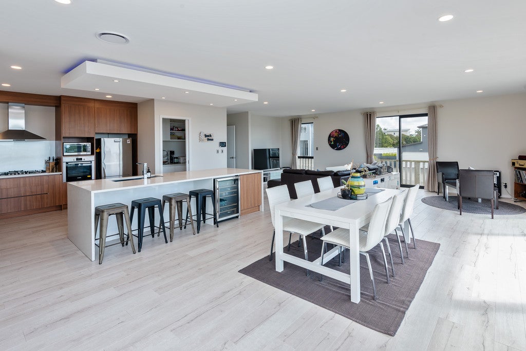 10 Thistle Close, Beachlands, Auckland - Carousel 2