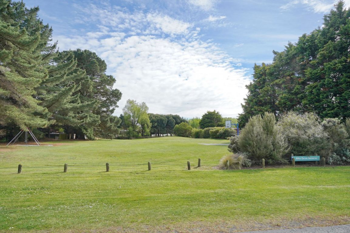 22 Allin Drive, Waikuku Beach, Waikuku Beach - Carousel 32