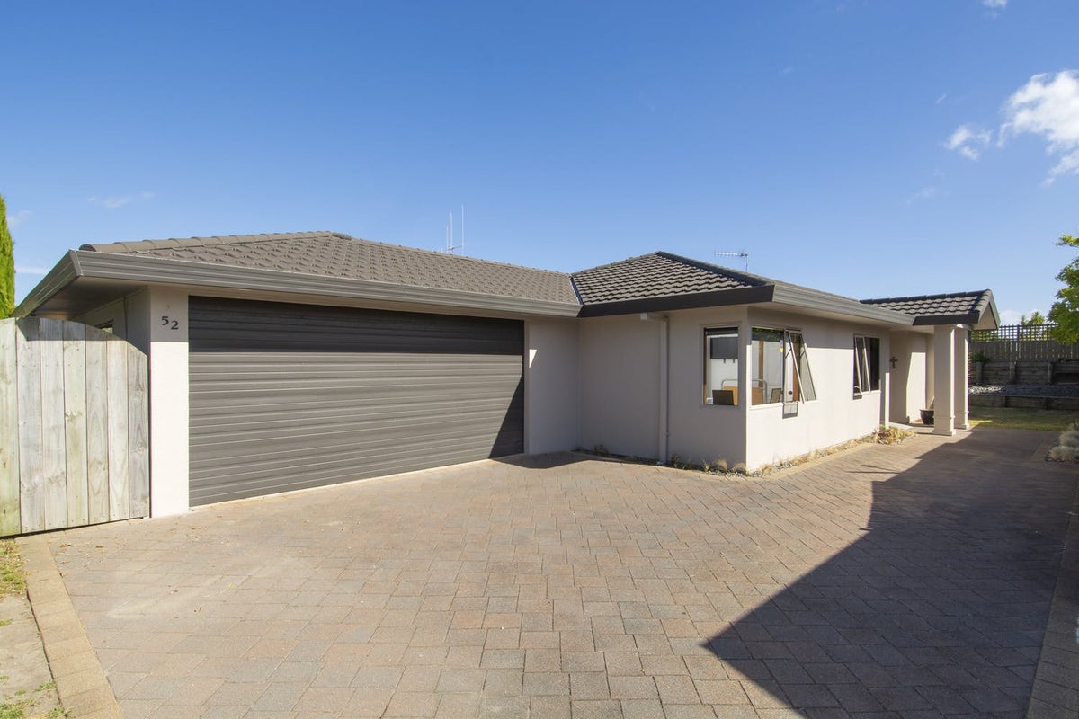 52 Corinth Grove, Papamoa Beach, Papamoa - Carousel 2