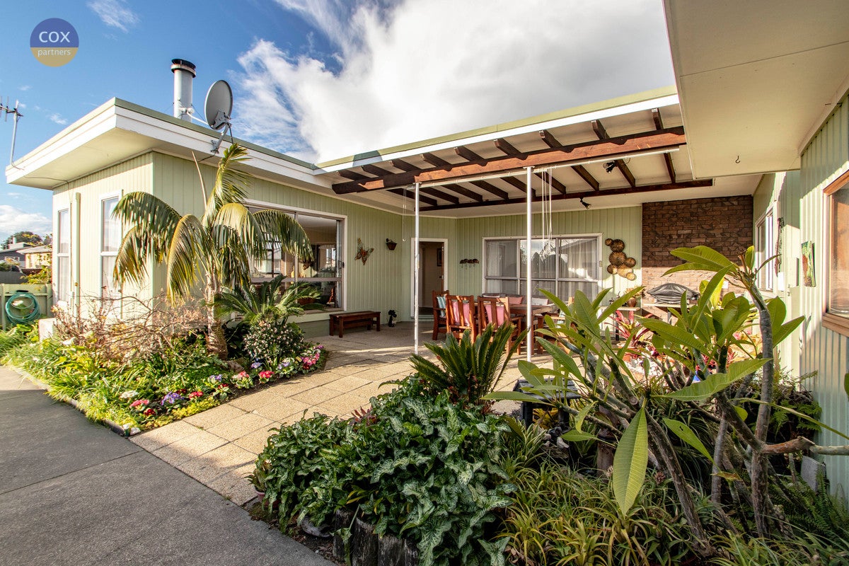17 Lyttelton Crescent, Tamatea, Napier - Carousel 1