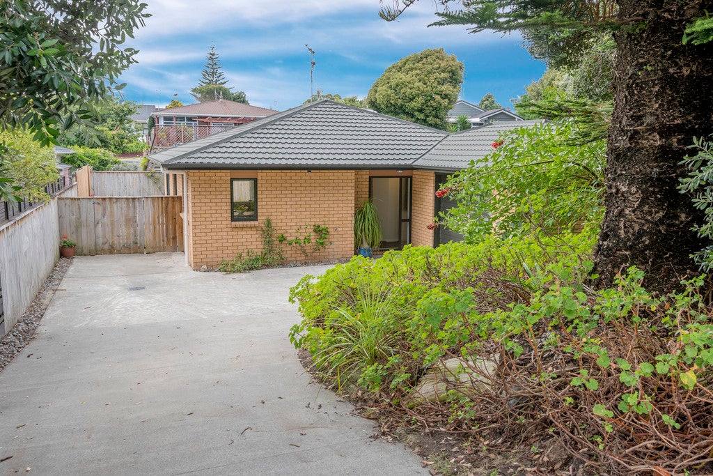 3 Lindale Grove, Waikanae Beach, WAIKANAE - Carousel 14