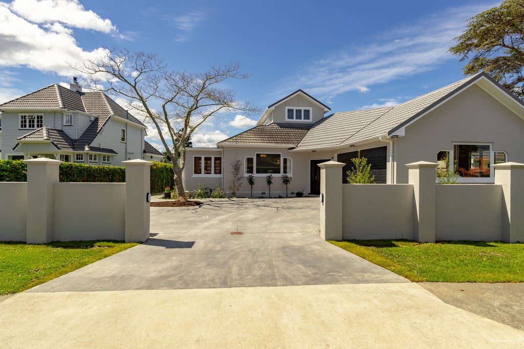 4 Rangiora Street, Woburn, Lower Hutt - Carousel 2