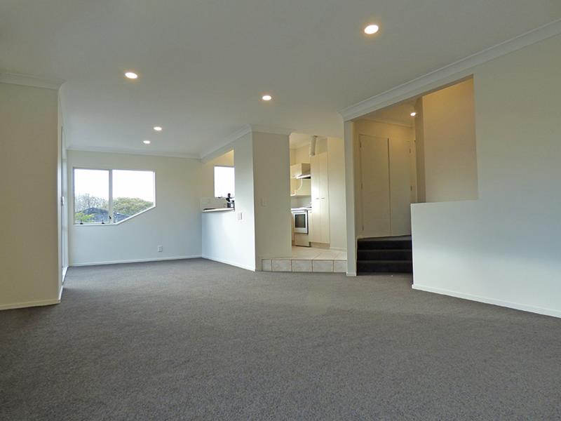 1/25 Mirrabooka Avenue, Botany Downs, Auckland - Carousel 2