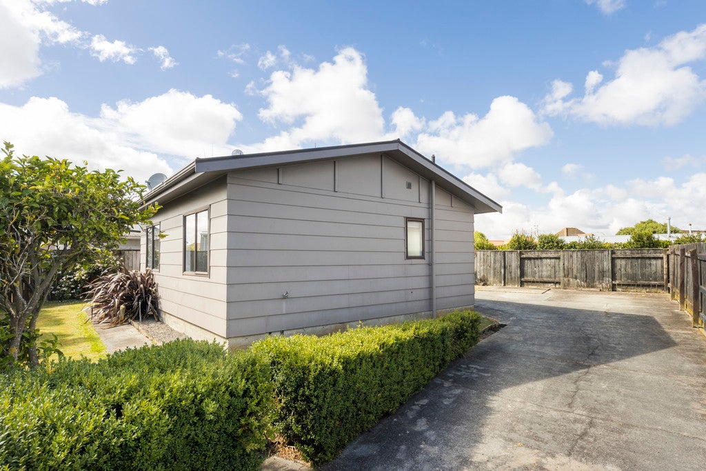 19 Leander Place, Milson, Palmerston North - Carousel 19