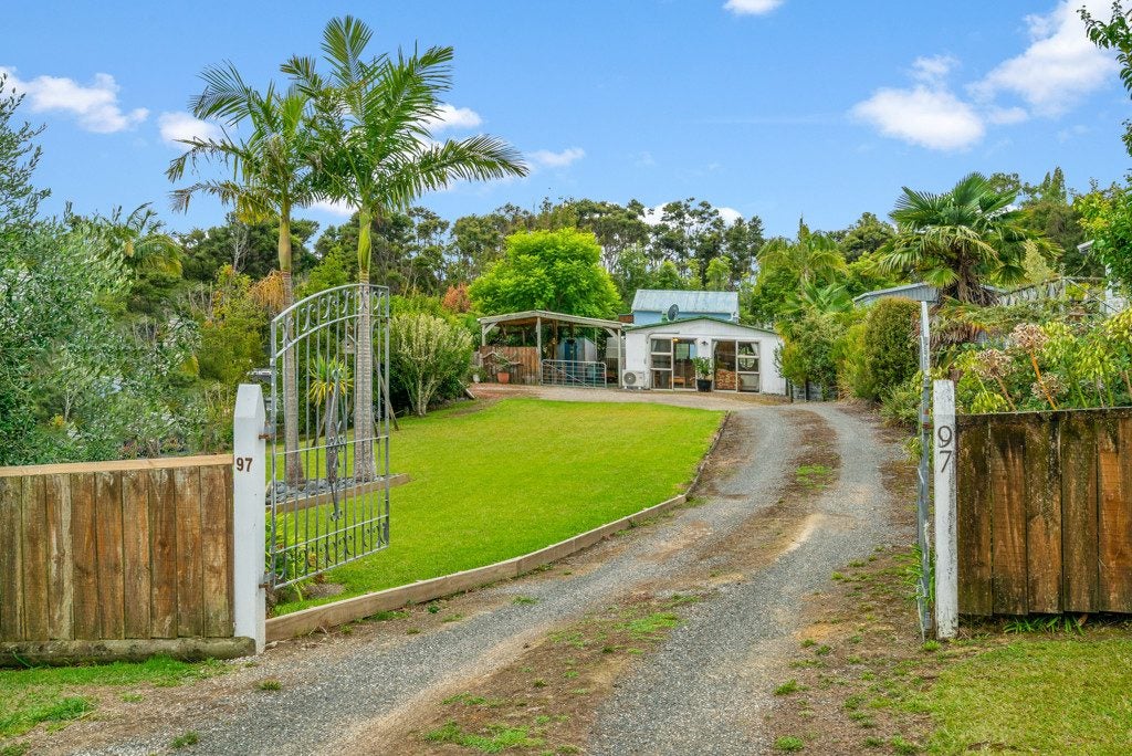 97 Bays Road, Papakura - Carousel 2
