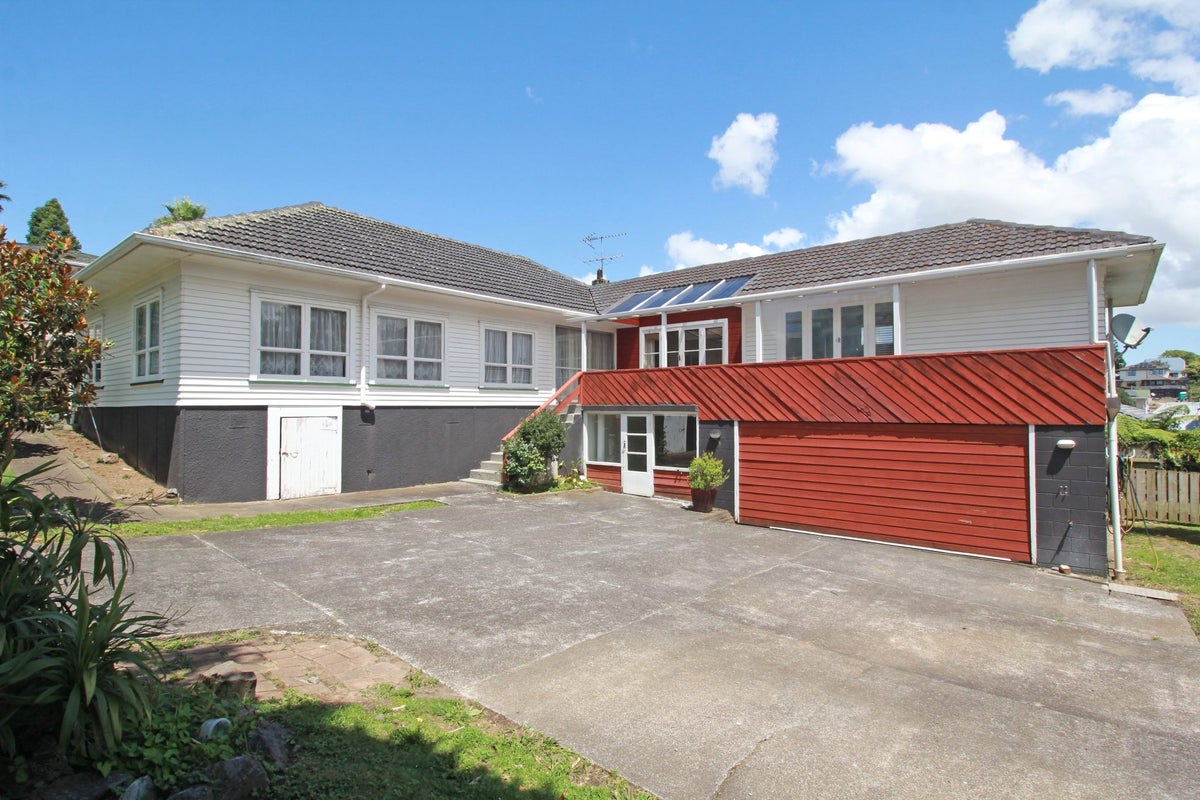32 Baird Street, Howick, Auckland - Carousel 2