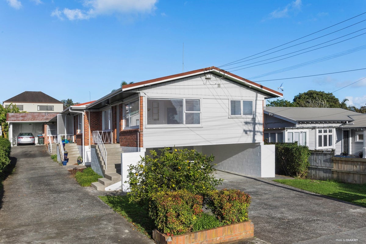 1/4 Harlston Road, Mount Albert, Auckland - Carousel 1