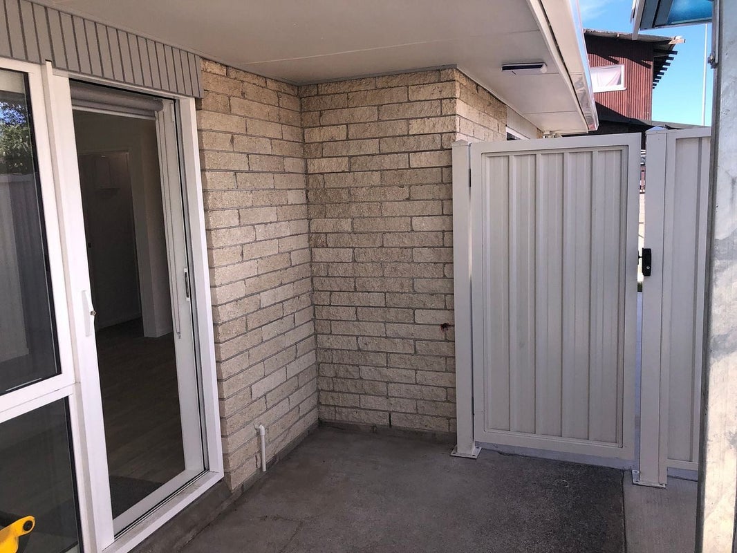 1/7 Tulloch Place, Conifer Grove, Takanini - Carousel 2