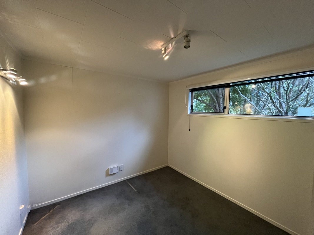 95 Spinnaker Drive, Whitby, Porirua - Carousel 16
