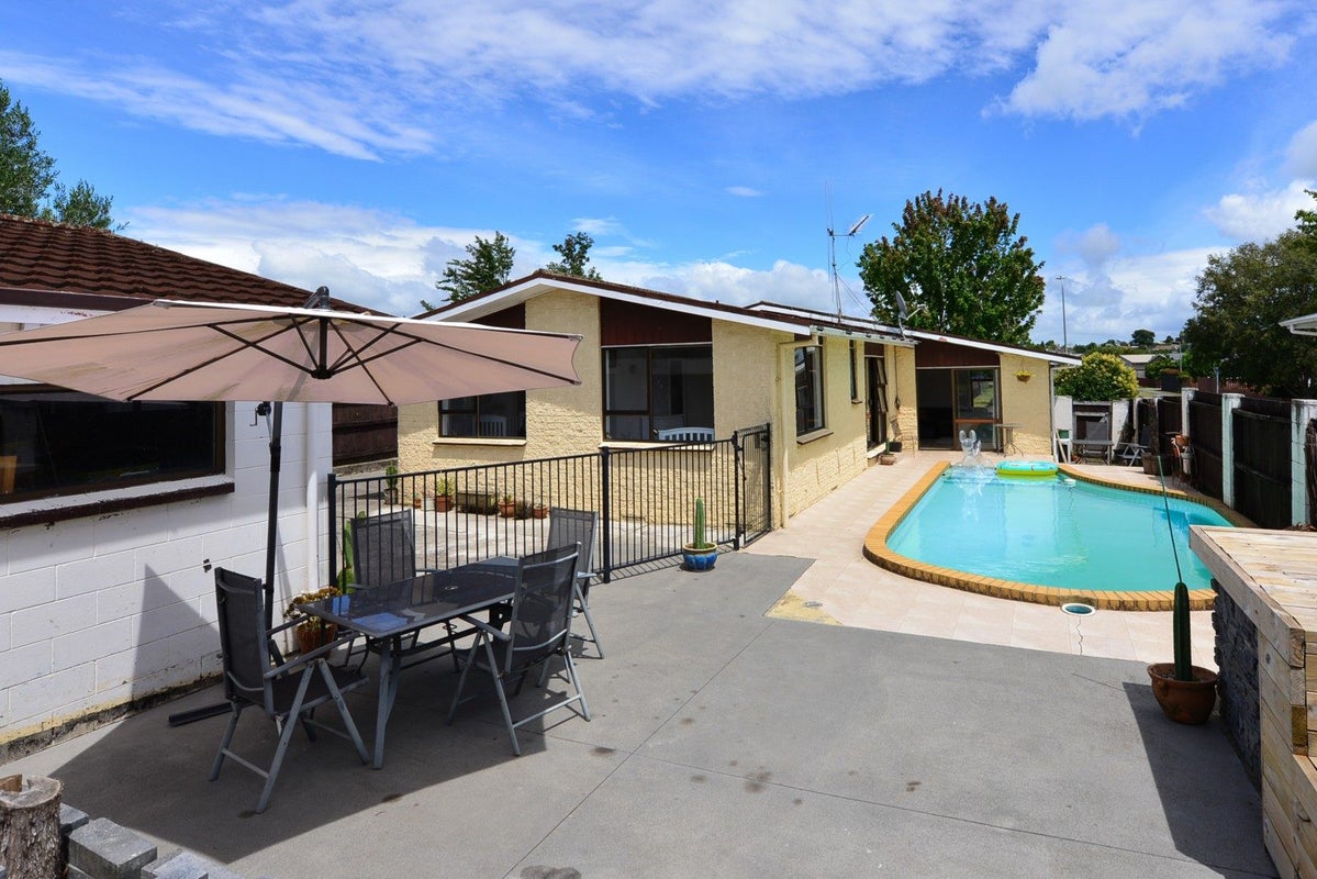 26 Hyde Avenue, Nawton, Hamilton - Carousel 1