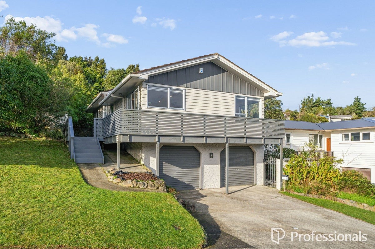 7 Timaru Grove, Kelson, Lower Hutt - Carousel 1