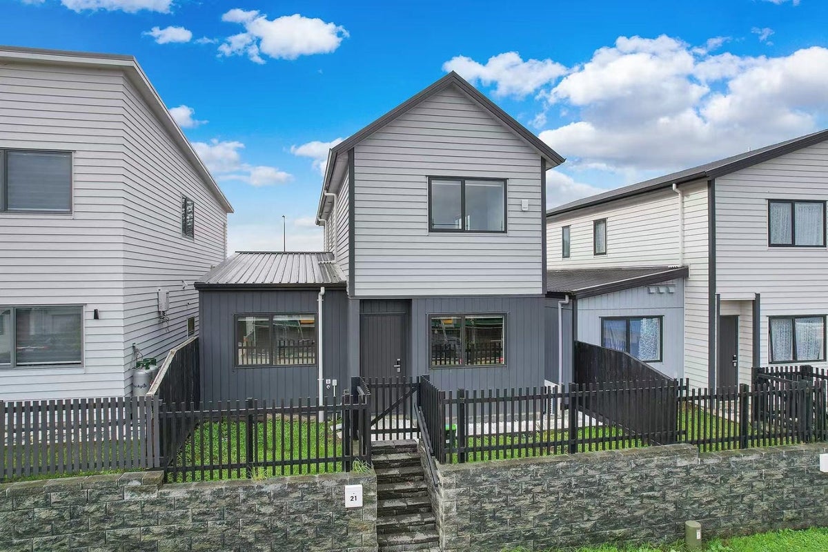 21 Farranfore Road, Opaheke, Papakura - Carousel 1