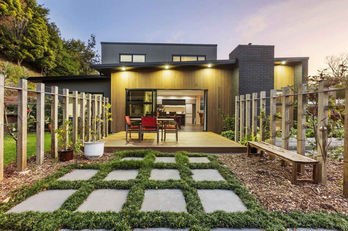 3 Okoare Lane, Ferndale, New Plymouth - Carousel 2