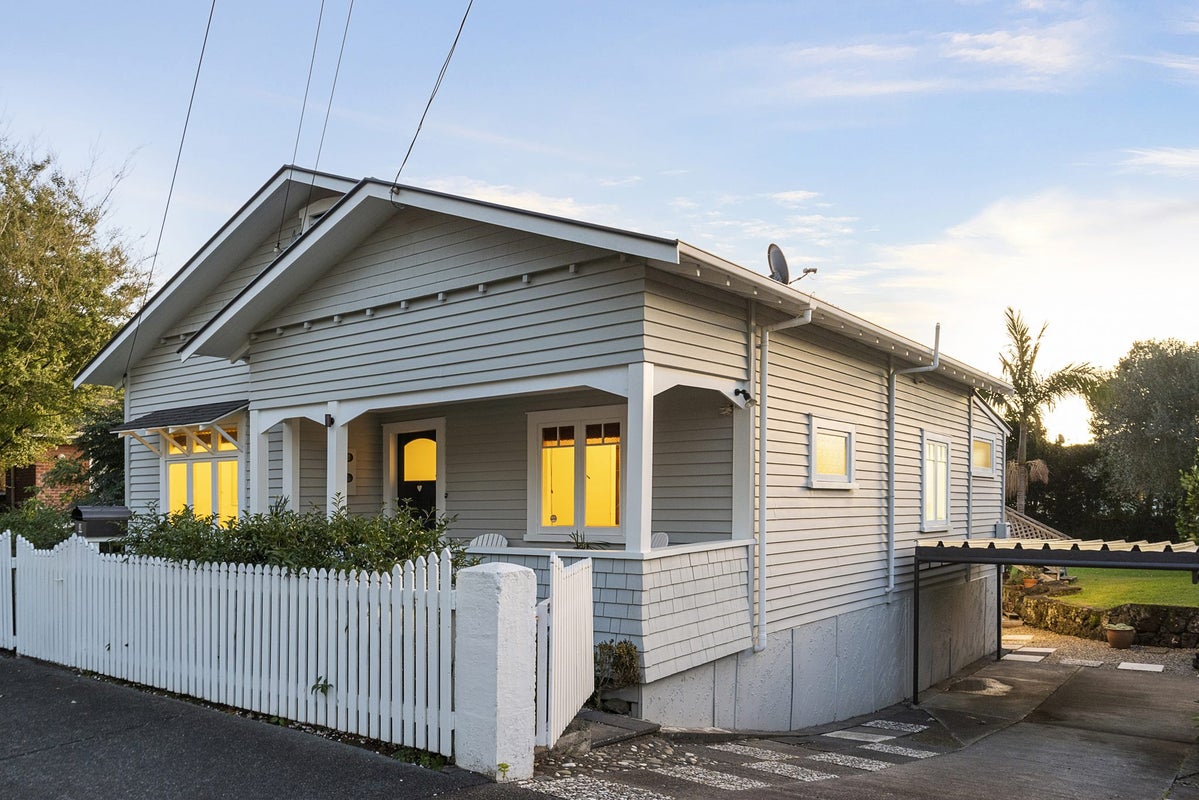 31 Volcanic Street, Mount Eden, Auckland - Carousel 2