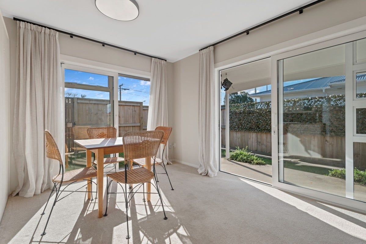 1/378 Devonport Road, Tauranga South, Tauranga - Carousel 1