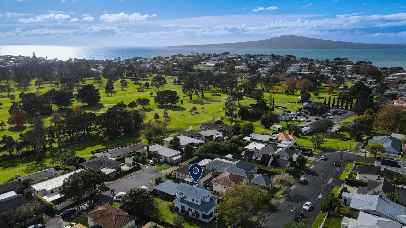 22 Empire Road, Devonport, Auckland - Carousel 2