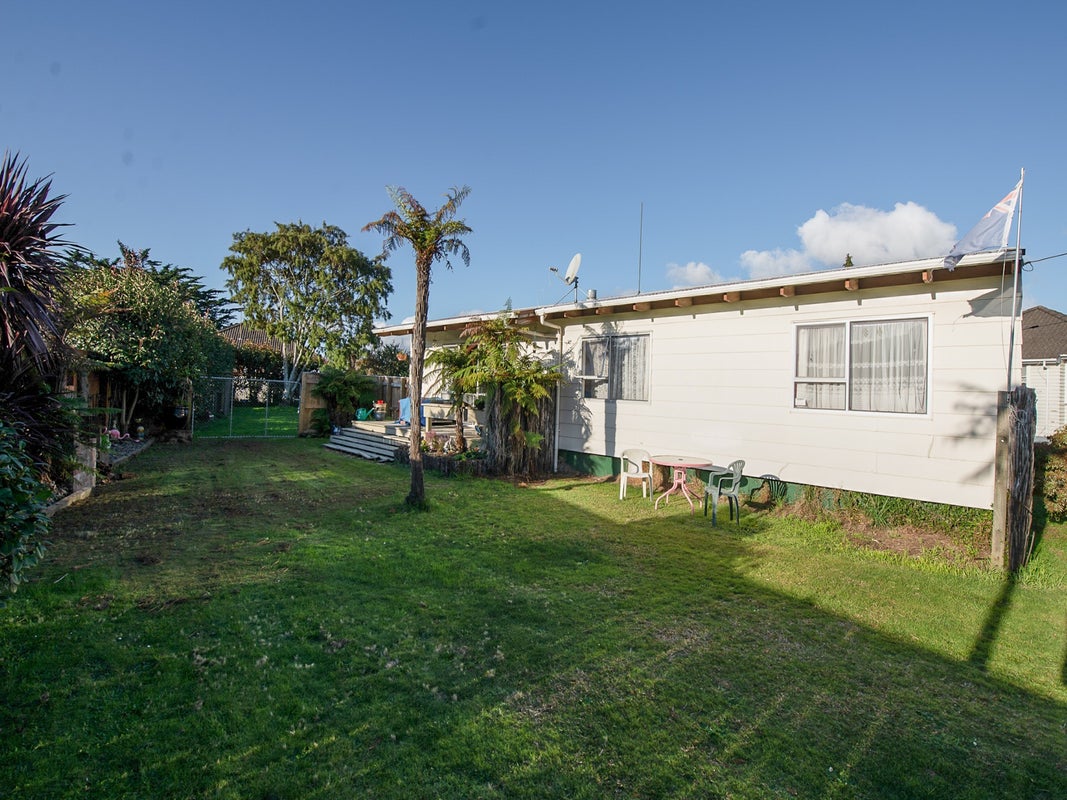 9 Steeles Lane, Western Heights, Rotorua - Carousel 1