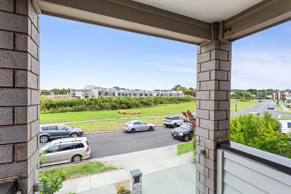 11 Geranium Avenue, Flat Bush, Auckland - Carousel 2