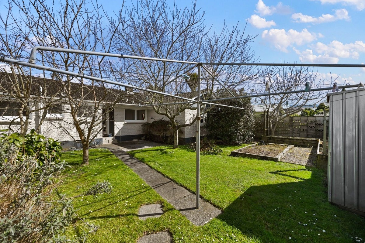 20 Hooker Avenue, Chedworth, Hamilton - Carousel 18