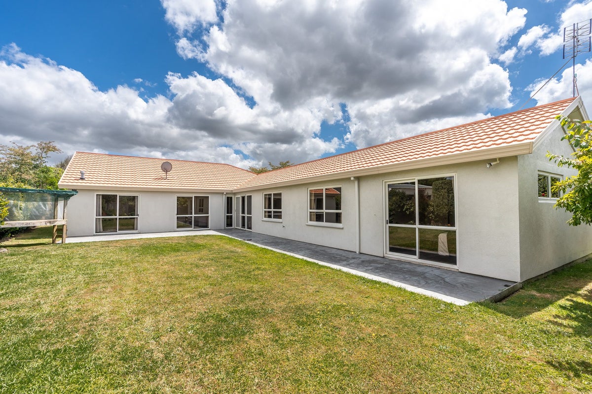121 Endeavour Avenue, Flagstaff, Hamilton - Carousel 1