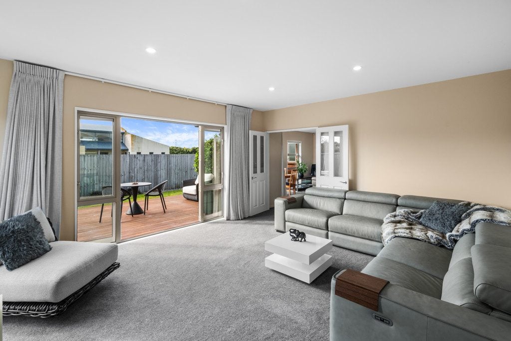9 ST PETERS CLOSE, Woolston, Christchurch - Carousel 2