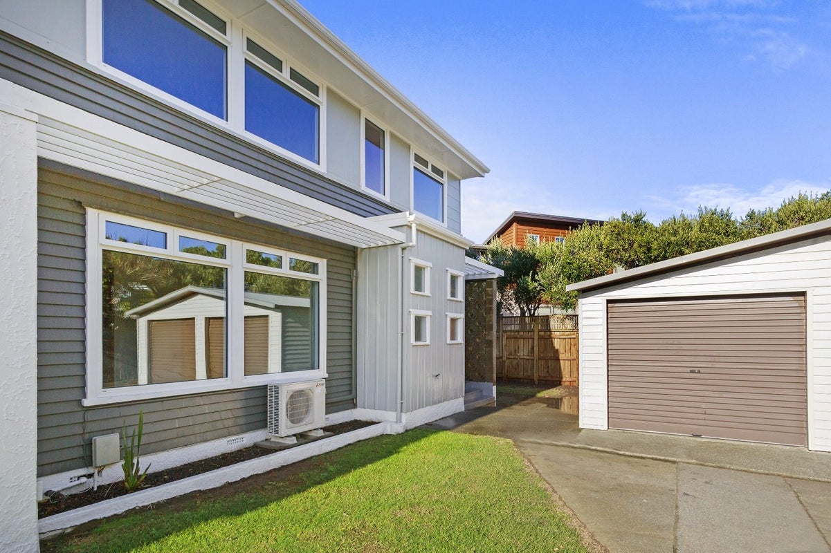 21 Hector Street, Seatoun, Wellington - Carousel 1