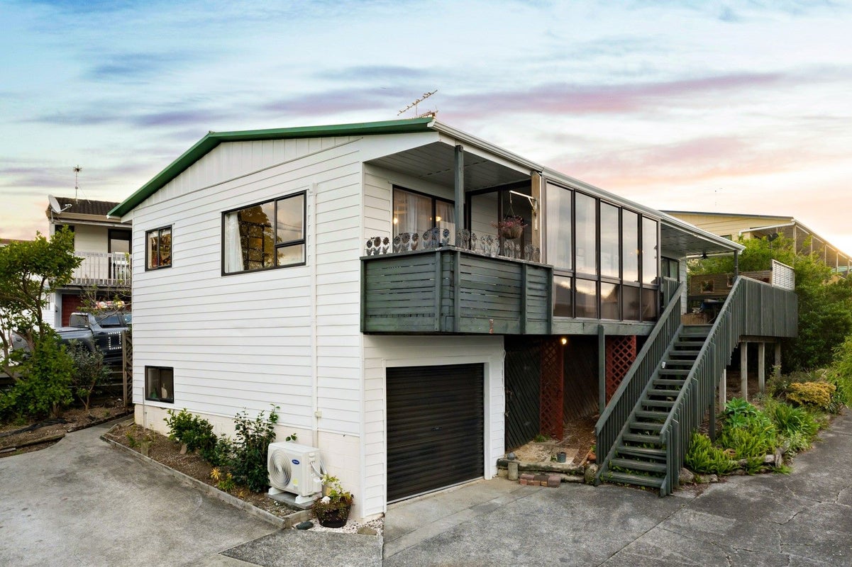 8A Ladies Mile, Manly, Whangaparaoa - Carousel 1
