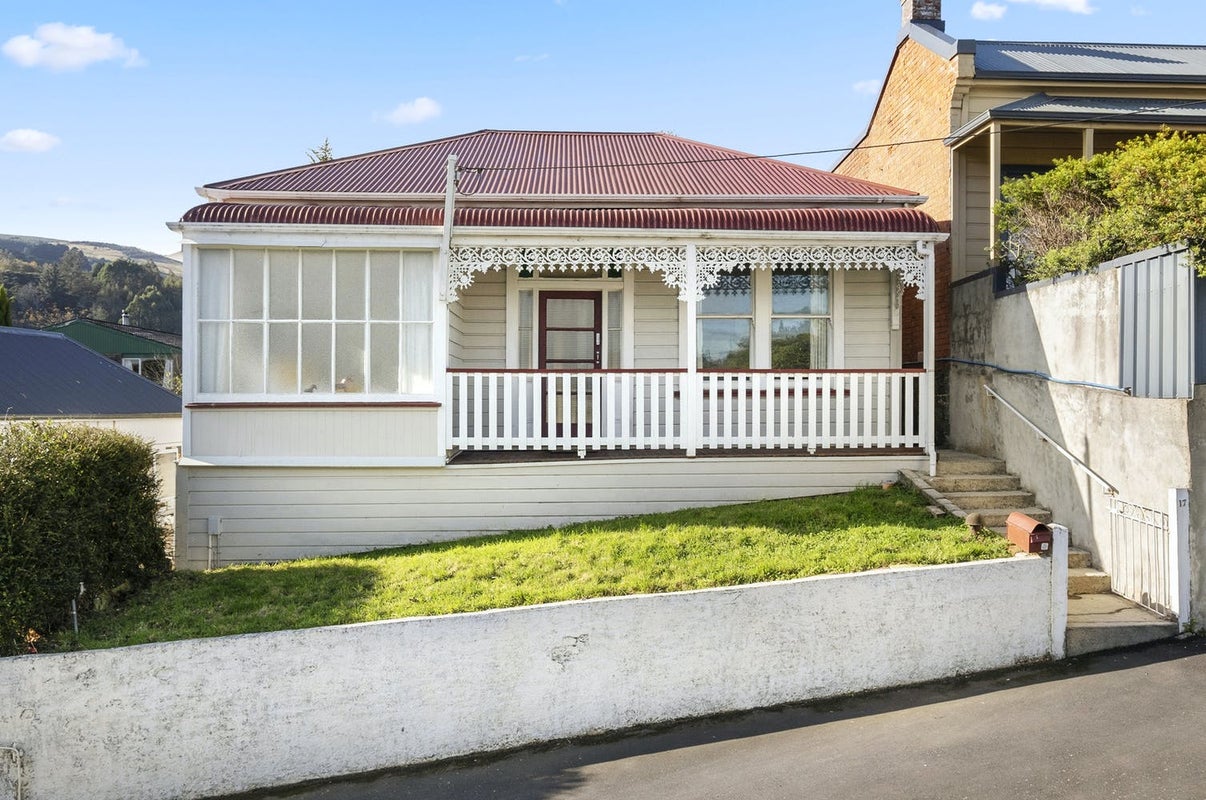17 Mechanic Street, North East Valley, Dunedin - Carousel 1