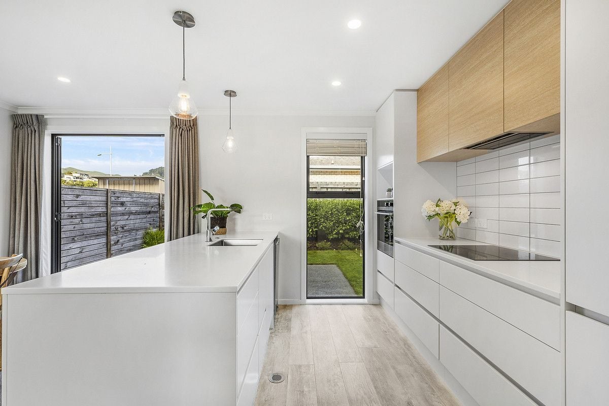 1B Breakwater Way, Whitby, Porirua - Carousel 2