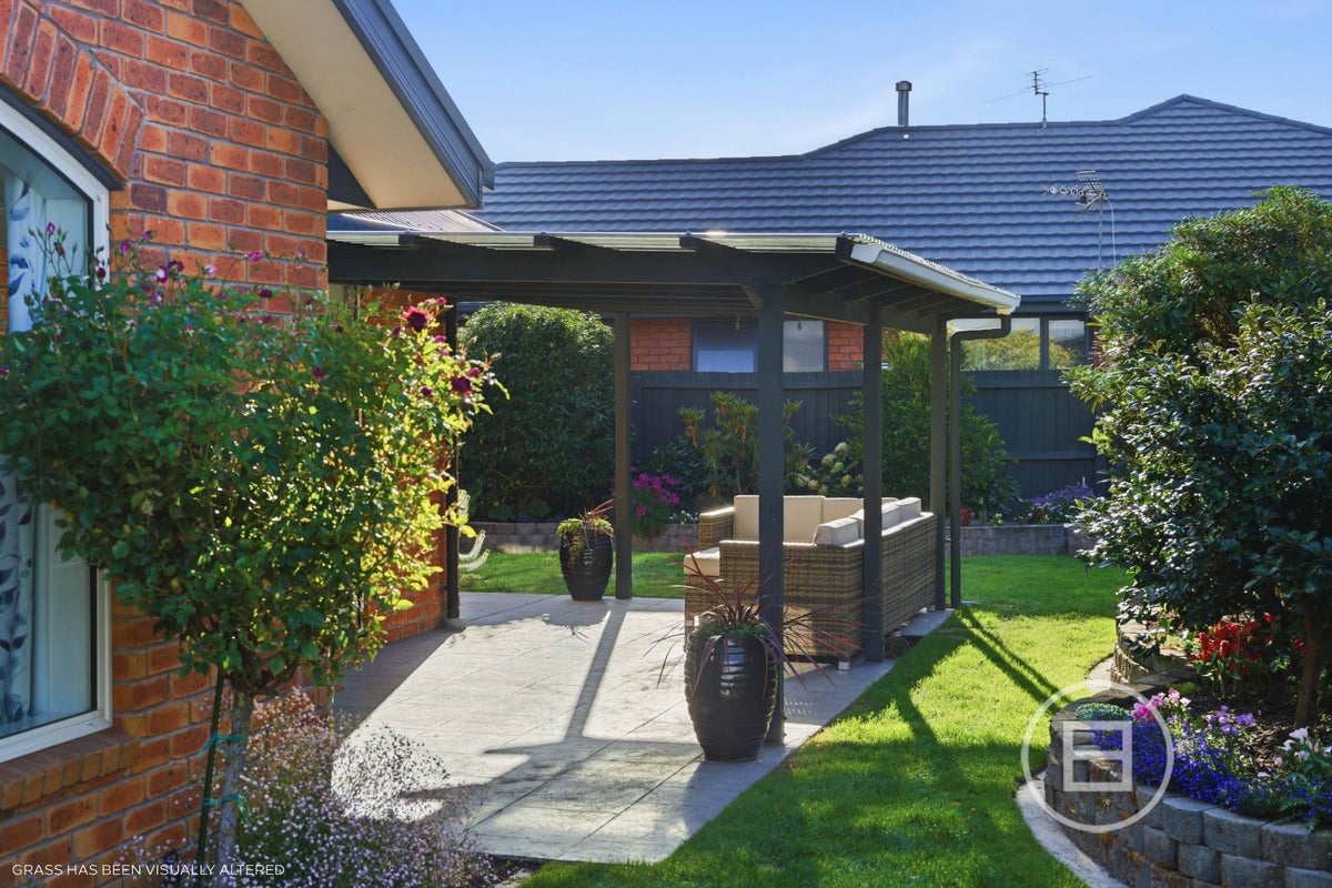 10 Highwood Lane, Burnside, Christchurch - Carousel 2