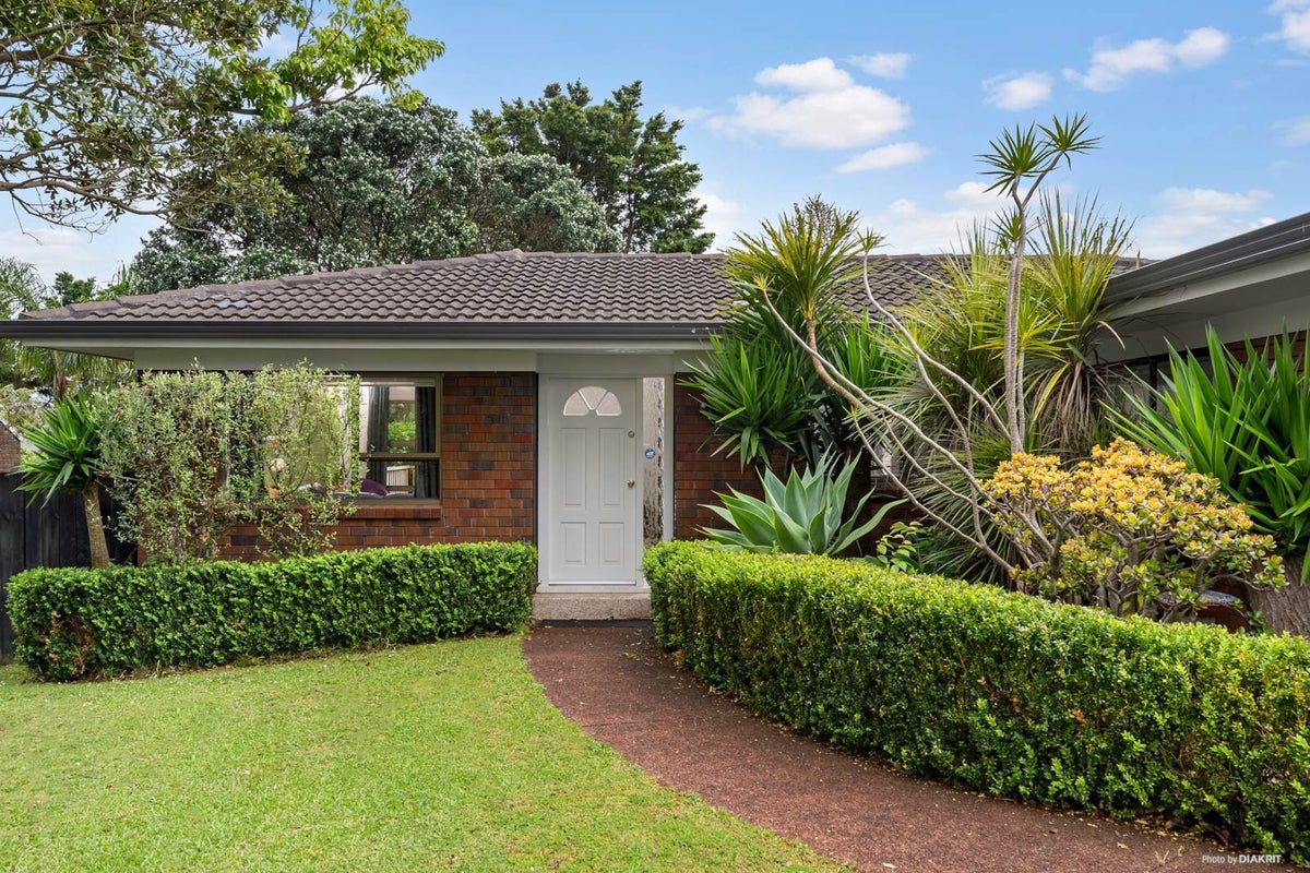 21 Paulownia Place, Totara Heights, Auckland - Carousel 2
