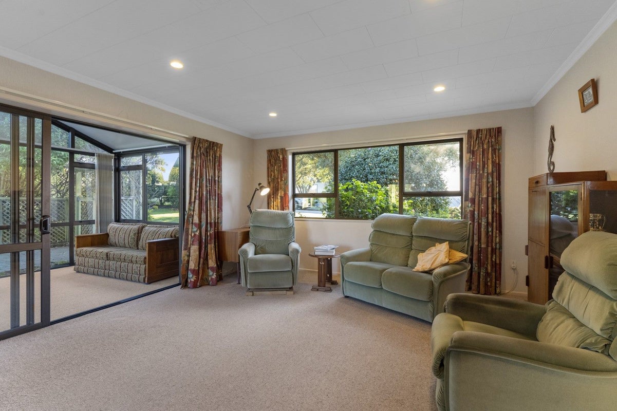7 Pohutukawa Crescent, Raumati Beach, Paraparaumu - Carousel 2