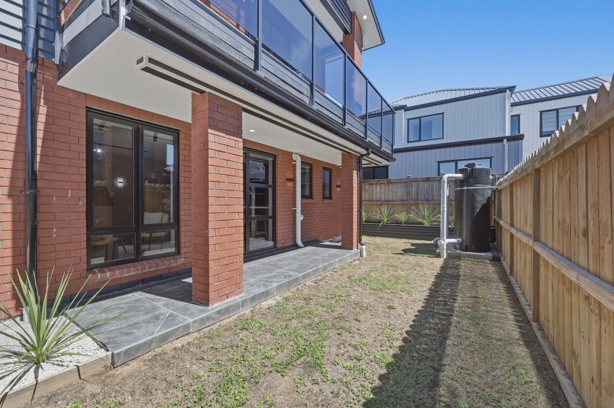 716C Massey Road, Mangere, Auckland - Carousel 2