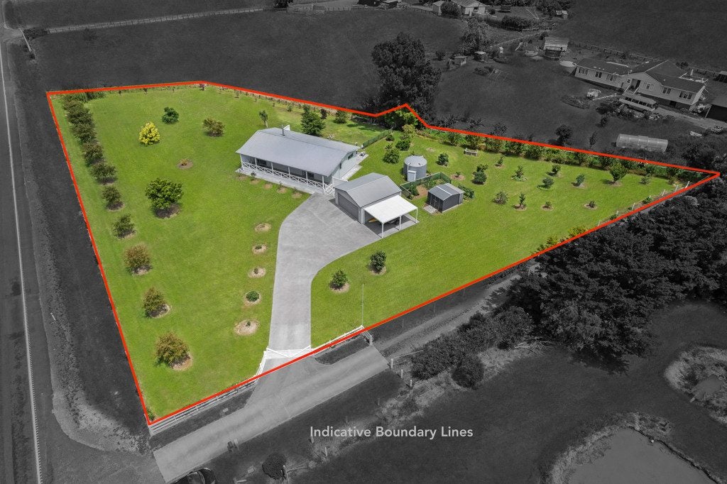 241A State Highway 25, Waitakaruru, Ngatea - Carousel 1