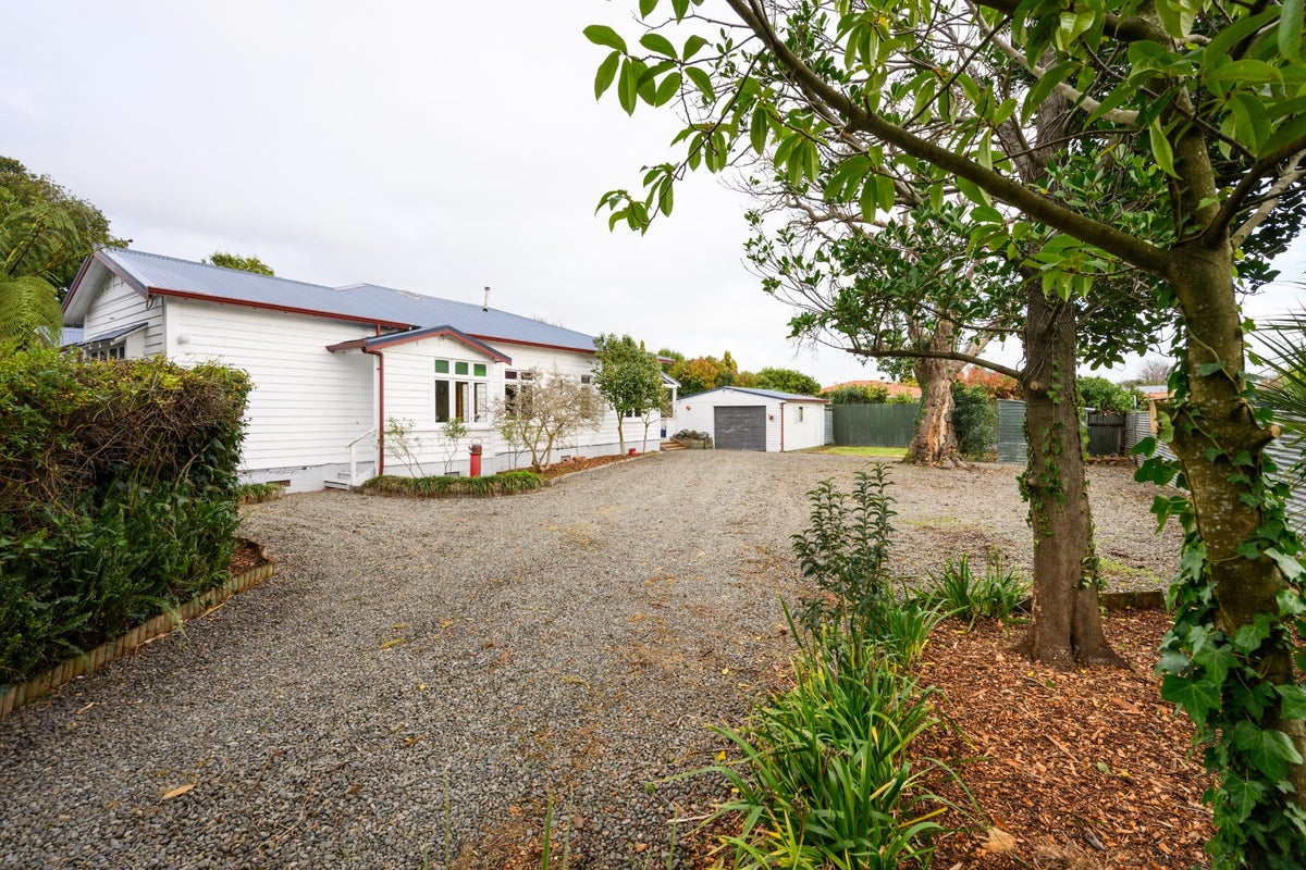 74 Pitama Road, Awapuni, Palmerston North - Carousel 1