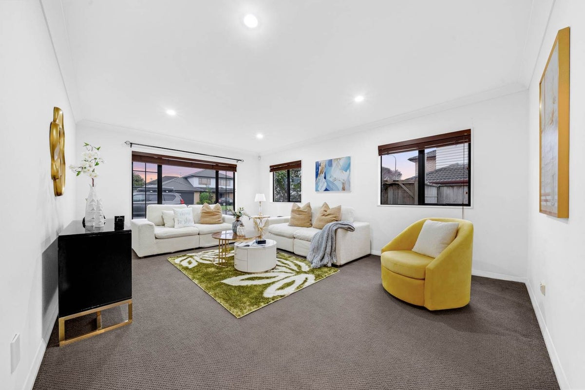 19 Malahide Drive, Flat Bush, Auckland - Carousel 1