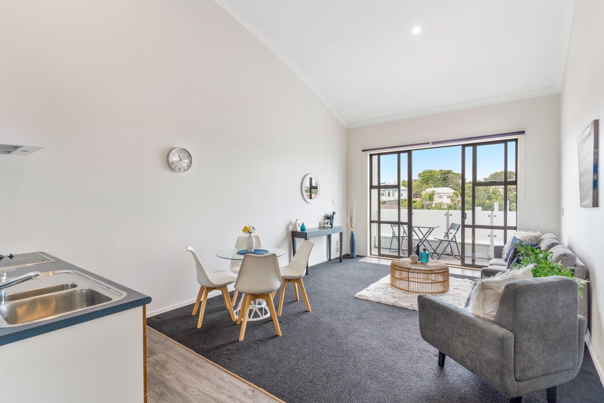 303/3 Morningside Drive, St Lukes, Auckland - Carousel 2