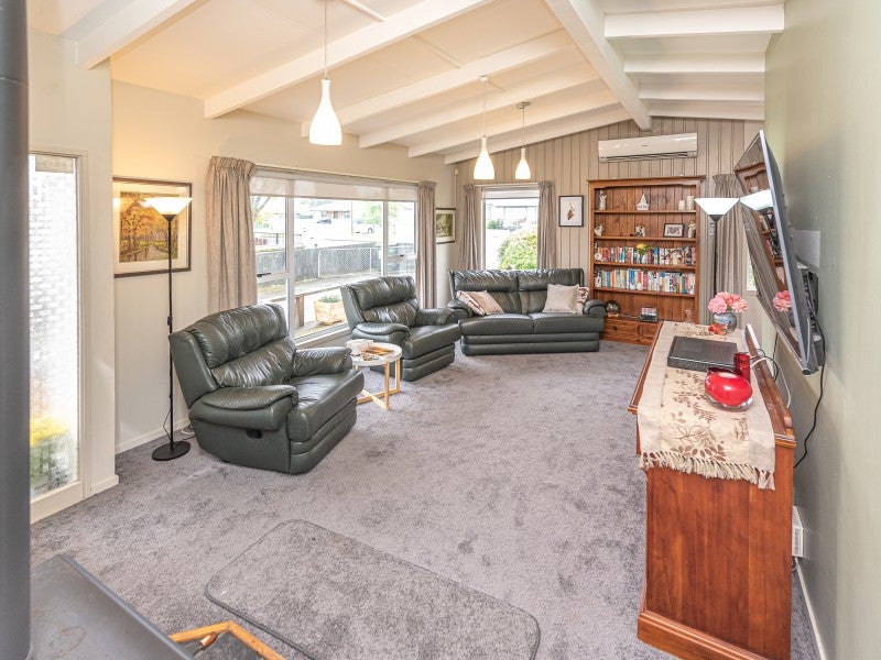 24 Lewis Avenue, Aramoho, Whanganui - Carousel 2