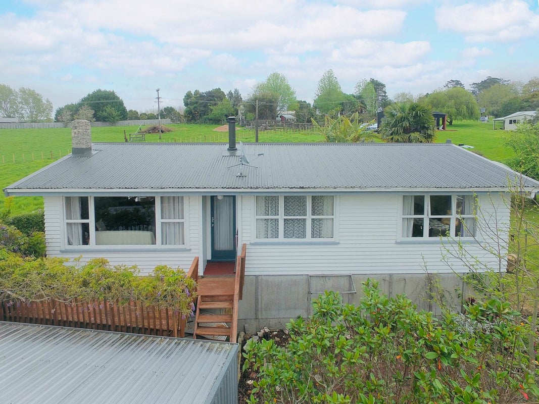 909 Matakana Road, Warkworth - Carousel 1