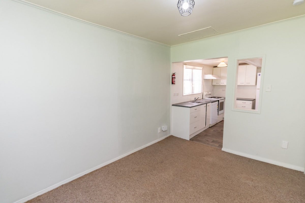 1 Zohrab Street, Hataitai, Wellington - Carousel 2