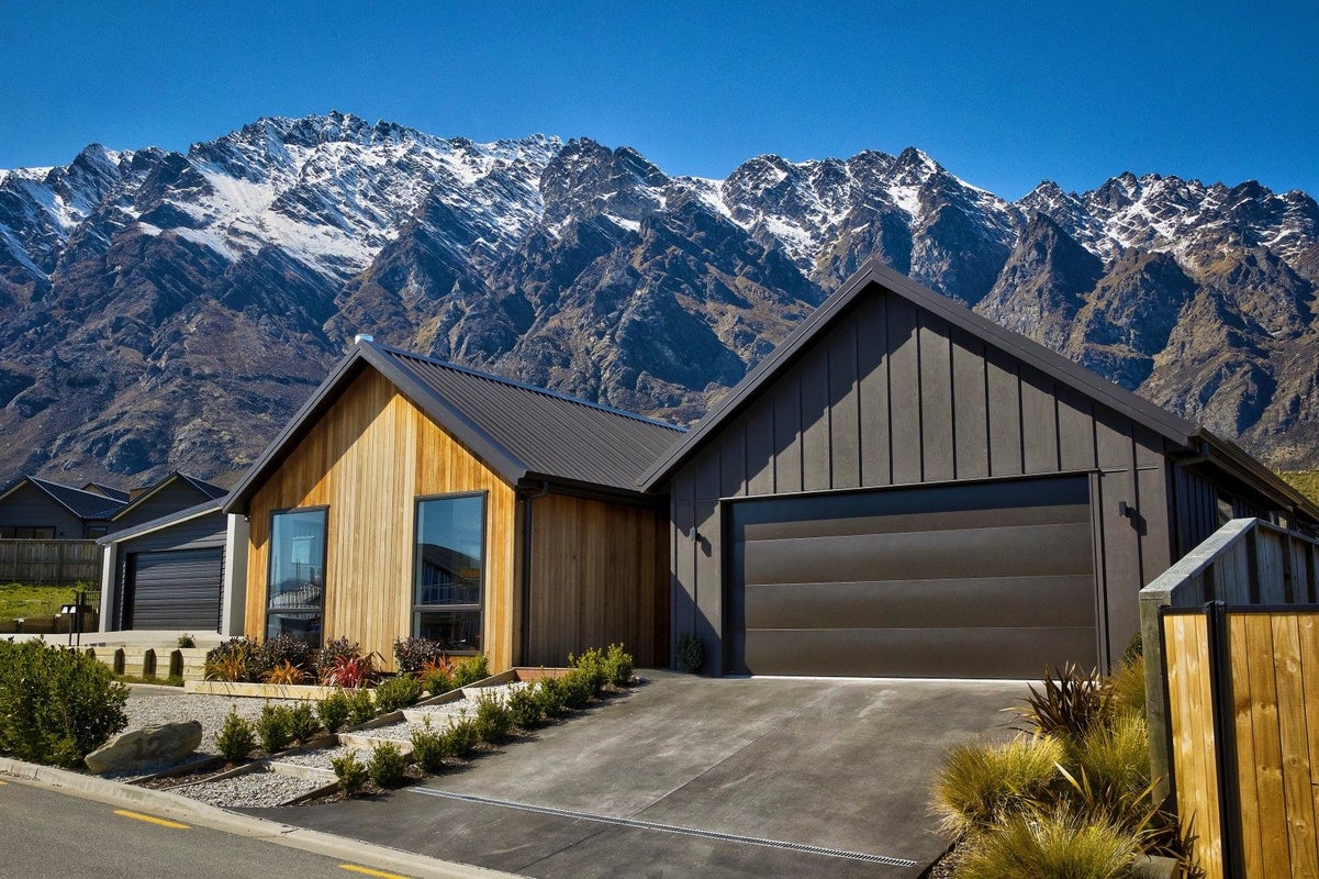12 Coopworth Road, Jacks Point, Queenstown - Carousel 1