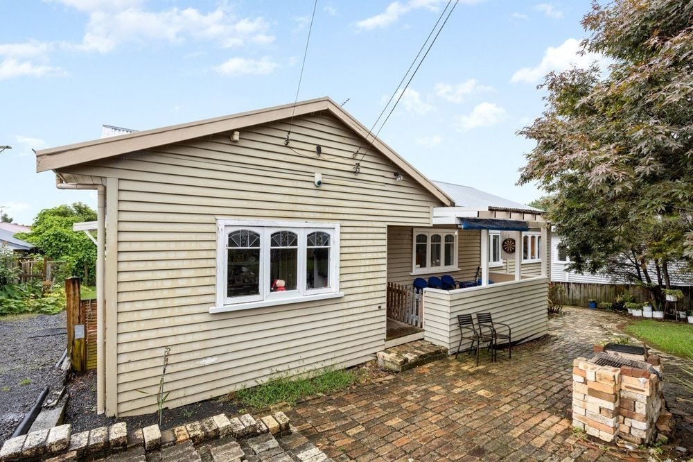 33 Hinau Street, Maeroa, Hamilton - Carousel 1