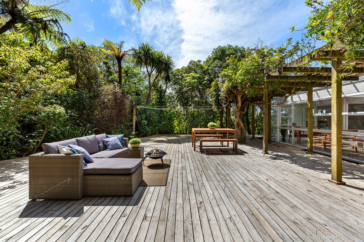 54 Homewood Crescent, Karori, Wellington - Carousel 2