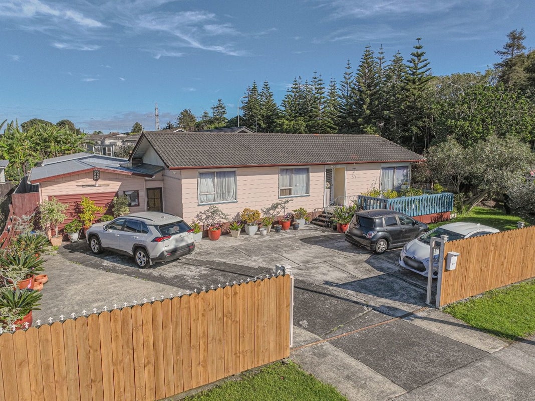 68 Diorella Drive, Clover Park, Auckland - Carousel 1
