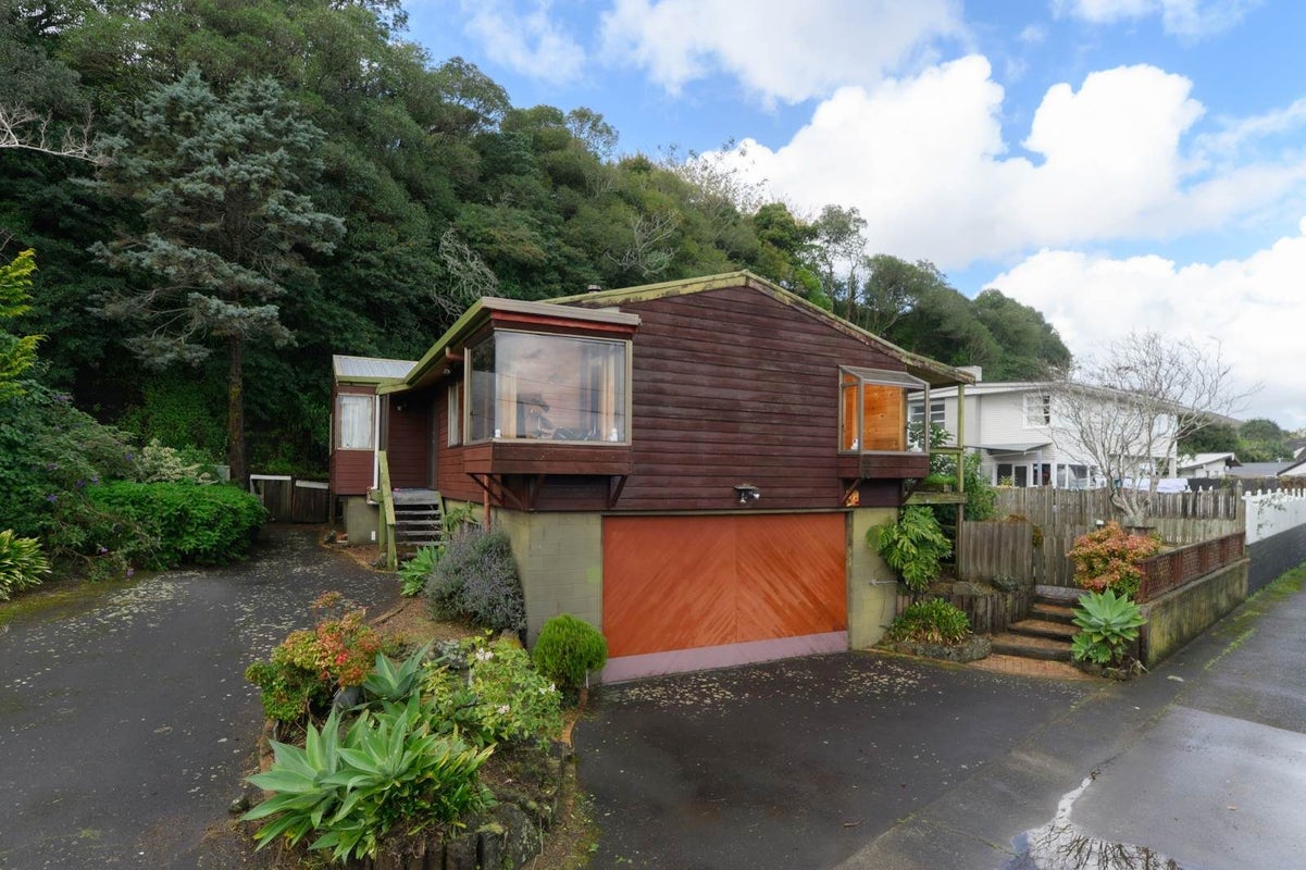 2C Queensway, Three Kings, Auckland - Carousel 2