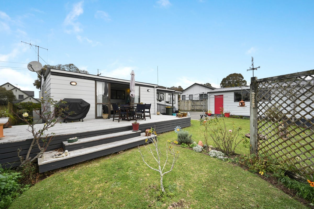 14 Dixon Road, Fitzroy, Hamilton - Carousel 2