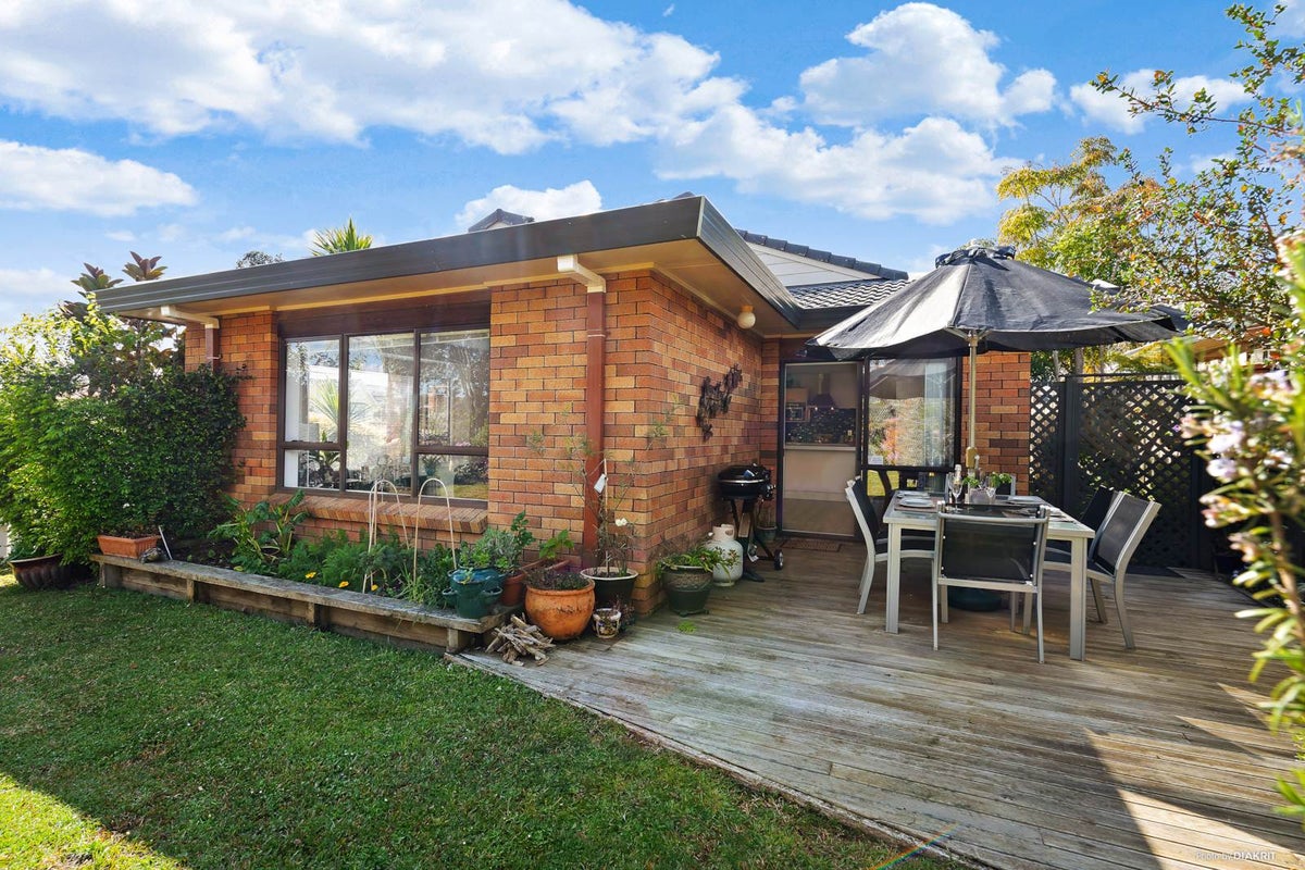 58 Picasso Drive, West Harbour, Auckland - Carousel 1