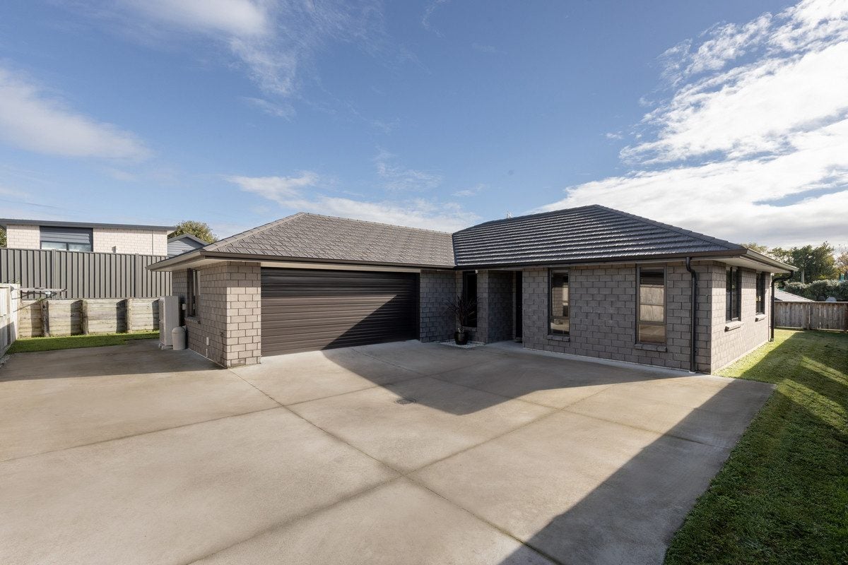 22 Trans Tasman Way, Pyes Pa, Tauranga - Carousel 1