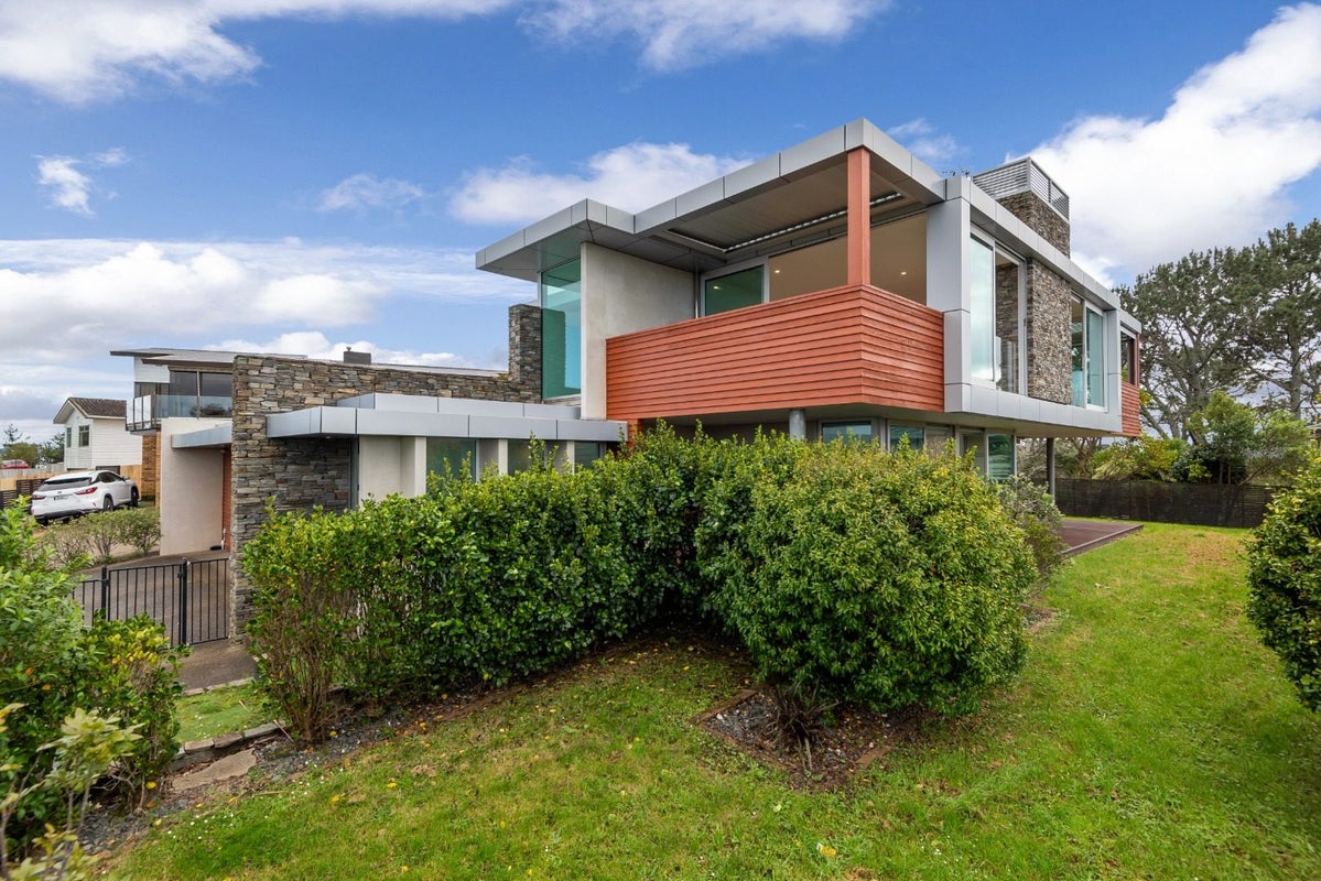 451 East Coast Road, Murrays Bay, Auckland - Carousel 2